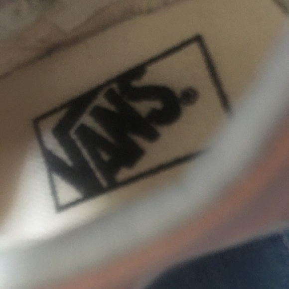 Vans - Picture 3 of 6